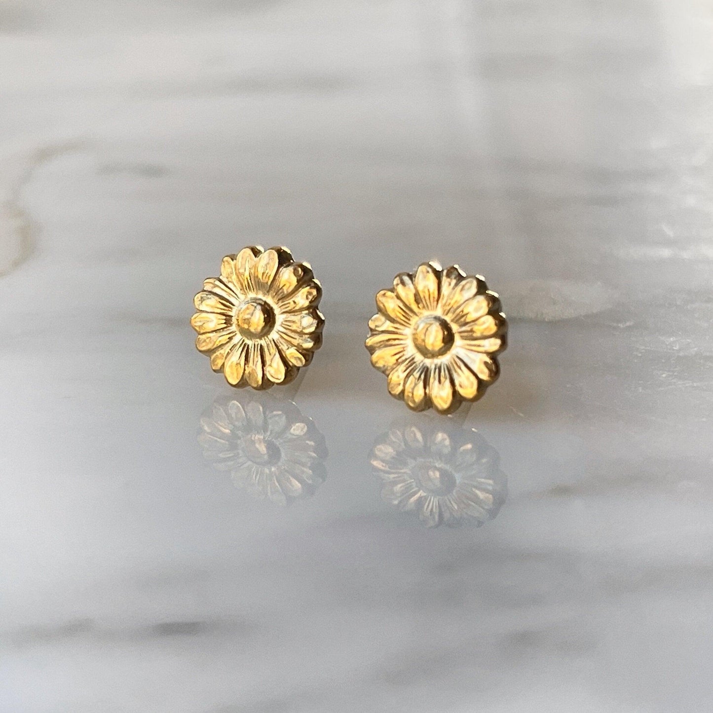Daisy Stud Earring