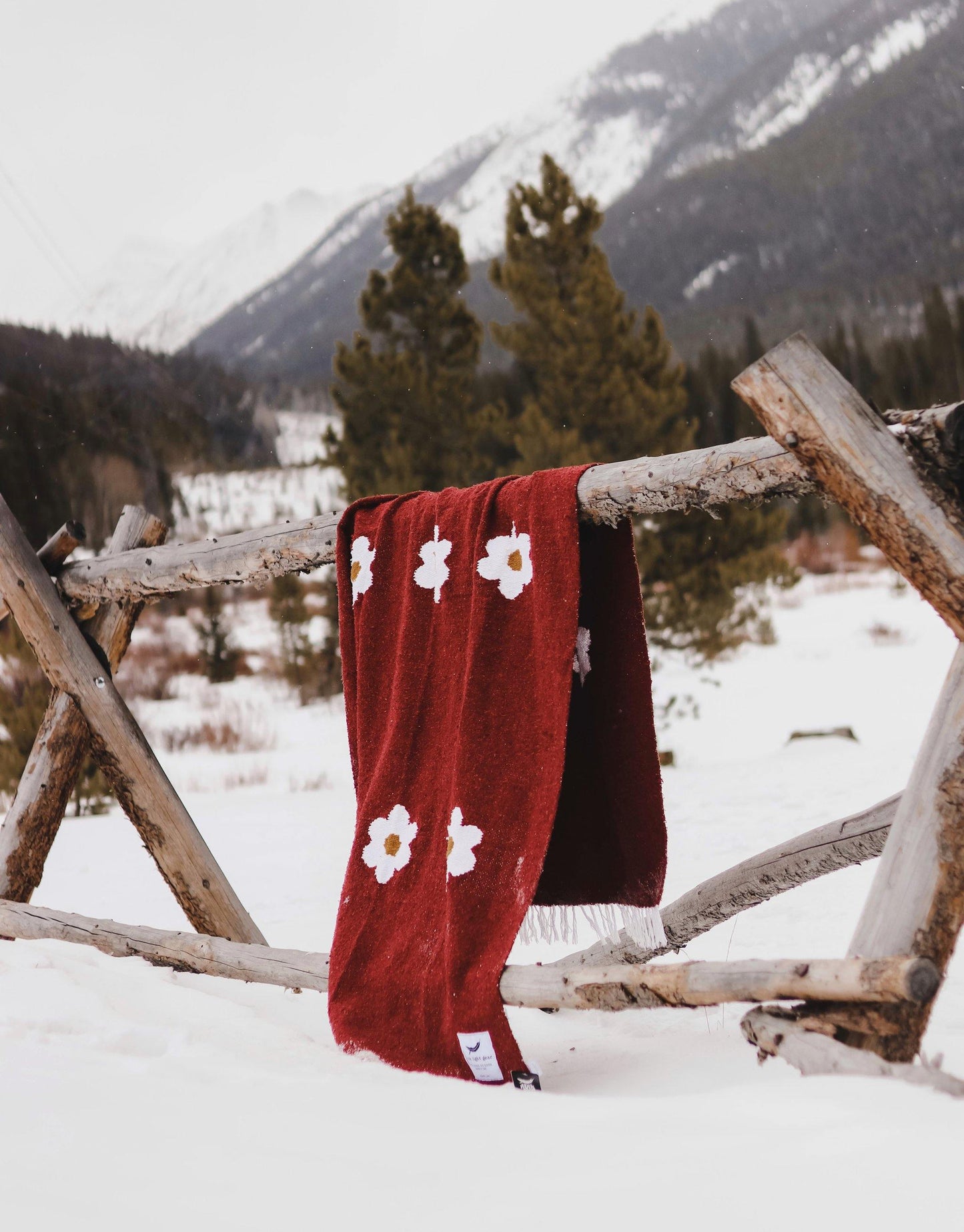 Lazy Daisy Blanket - Elevation Goods