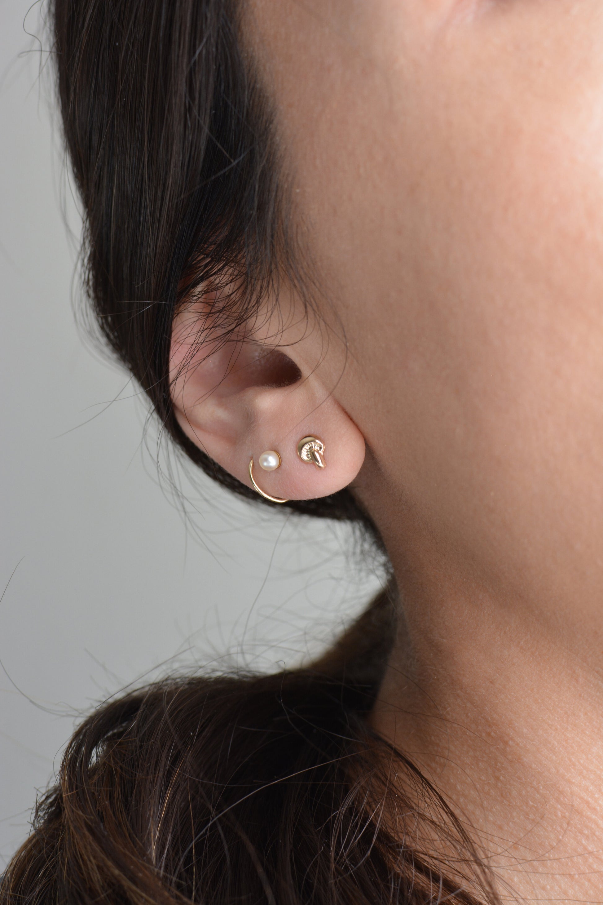 gold mushroom stud earrings